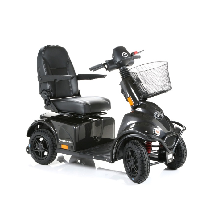 Een stevige en robuuste Minicrosser scootmobiel met grote luchtbanden, geveerde wielen en een ergonomische stoel met armleuningen. Ontworpen voor comfort en stabiliteit, geschikt voor zowel verharde als onverharde wegen. Uitgerust met een duidelijk display, verstelbaar stuur en verlichting voor veilig gebruik in verschillende weersomstandigheden en terreinen.