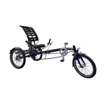 Van Raam Easy Rider Sport ligfiets in een rustige buitenomgeving, met een comfortabele liggende positie voor de rijder. De fiets heeft een gestroomlijnd ontwerp, met een lage instap, brede banden en een sportieve uitstraling. De rijder draagt een helm en handschoenen, en de fiets is uitgerust met een verstelbaar stuur en vering voor een soepele rit.