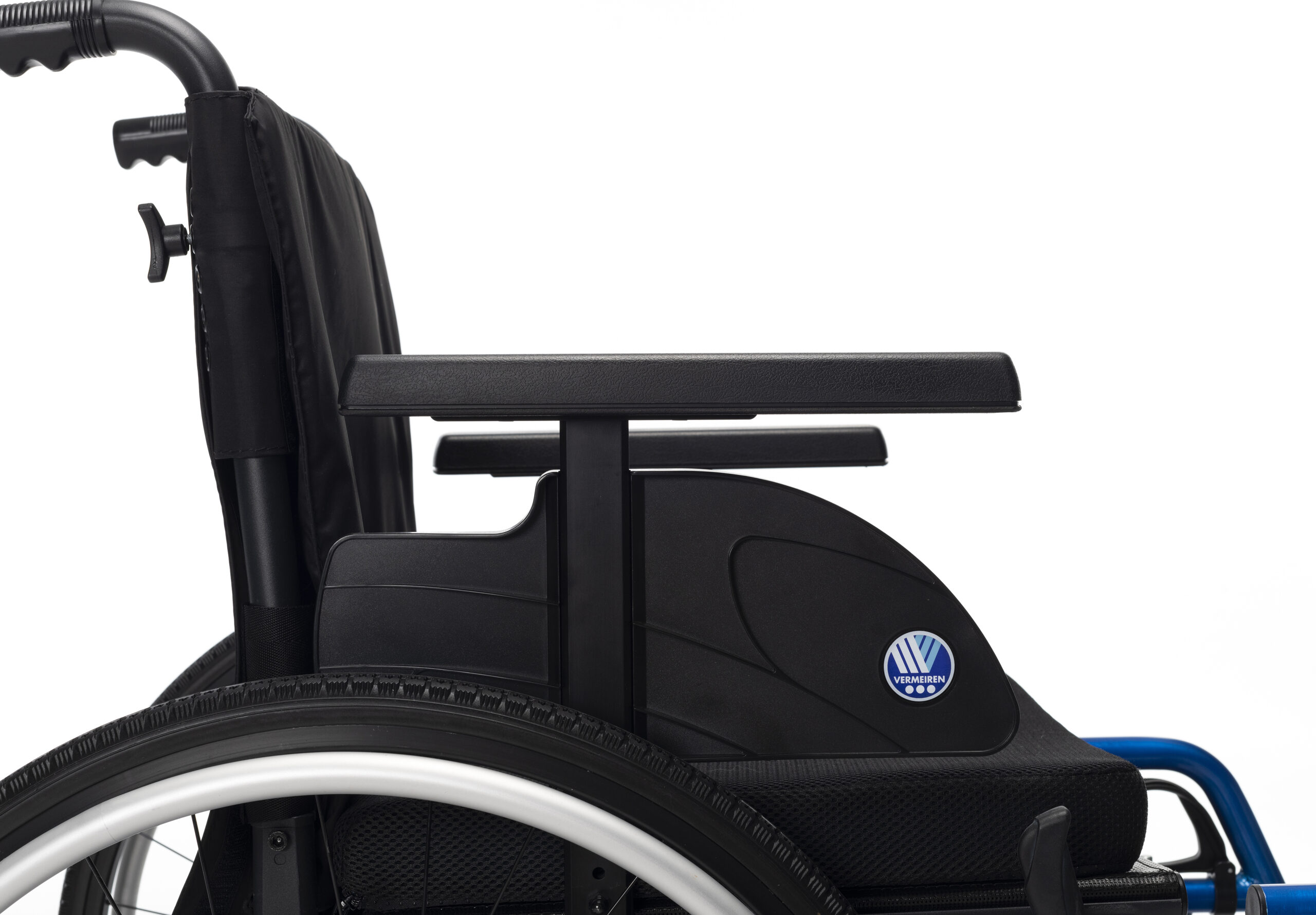 V500 Light C86 - Detail adjustable armplates Vermeiren V500 Light - Afbeelding 11